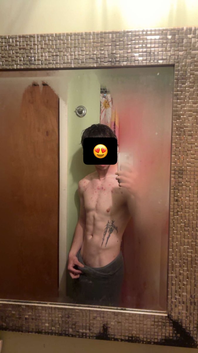 TooterTot's tweet photo. I’m so horny rn dm me f’s https://t.co/nm9Q4OVsSy