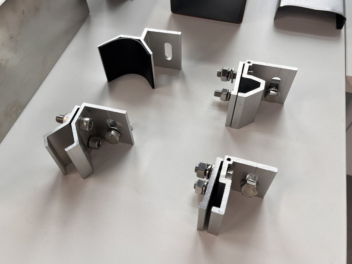 Soleilsunkwh's tweet photo. Details reflect quality, accessories demonstrate strength. We offer a full range of PV &amp; energy storage supporting products to meet the needs of various projects.#SolarEnergy #EnergyStorage #PVAccessories #StorageComponents #RenewableEnergy #SolarProject #GreenPower #PVSystem https://t.co/Nt0jGT7fvh
