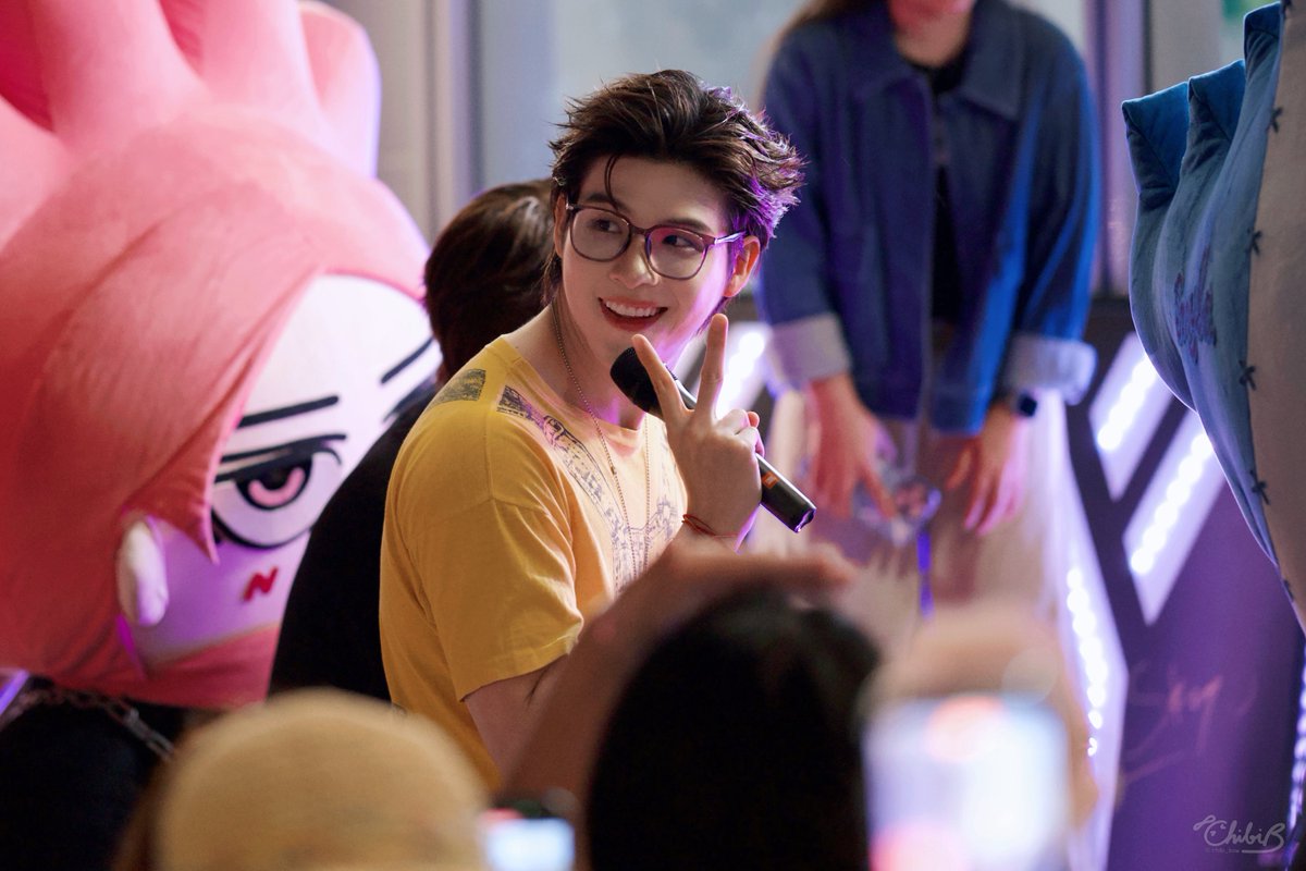 chibi_bow's tweet photo. My Family 🩵🩷☁️🌸

SKYNANI SMYLENEONA FANSIGN

#งานมหกรรมนิยายนานาชาติ2026xSkyNani
#skywongravee #hirunkit_
#SMYLE #NEONA https://t.co/WQ29jft7Wq