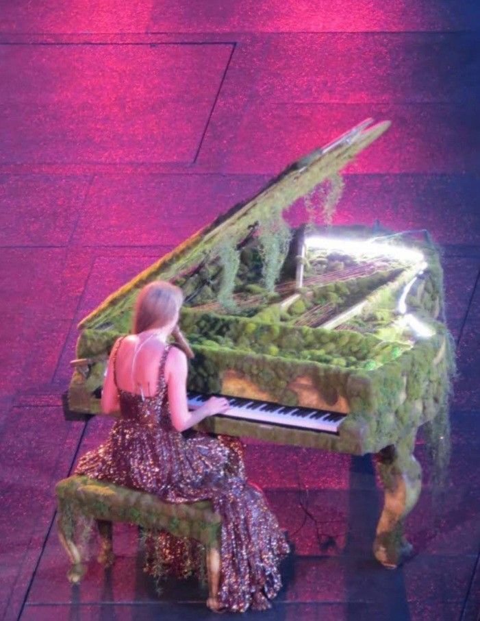 pwonderstruck13's tweet photo. TAKE ME HOME I JUST WANNA GO HOME https://t.co/Xm5LfRJEDZ