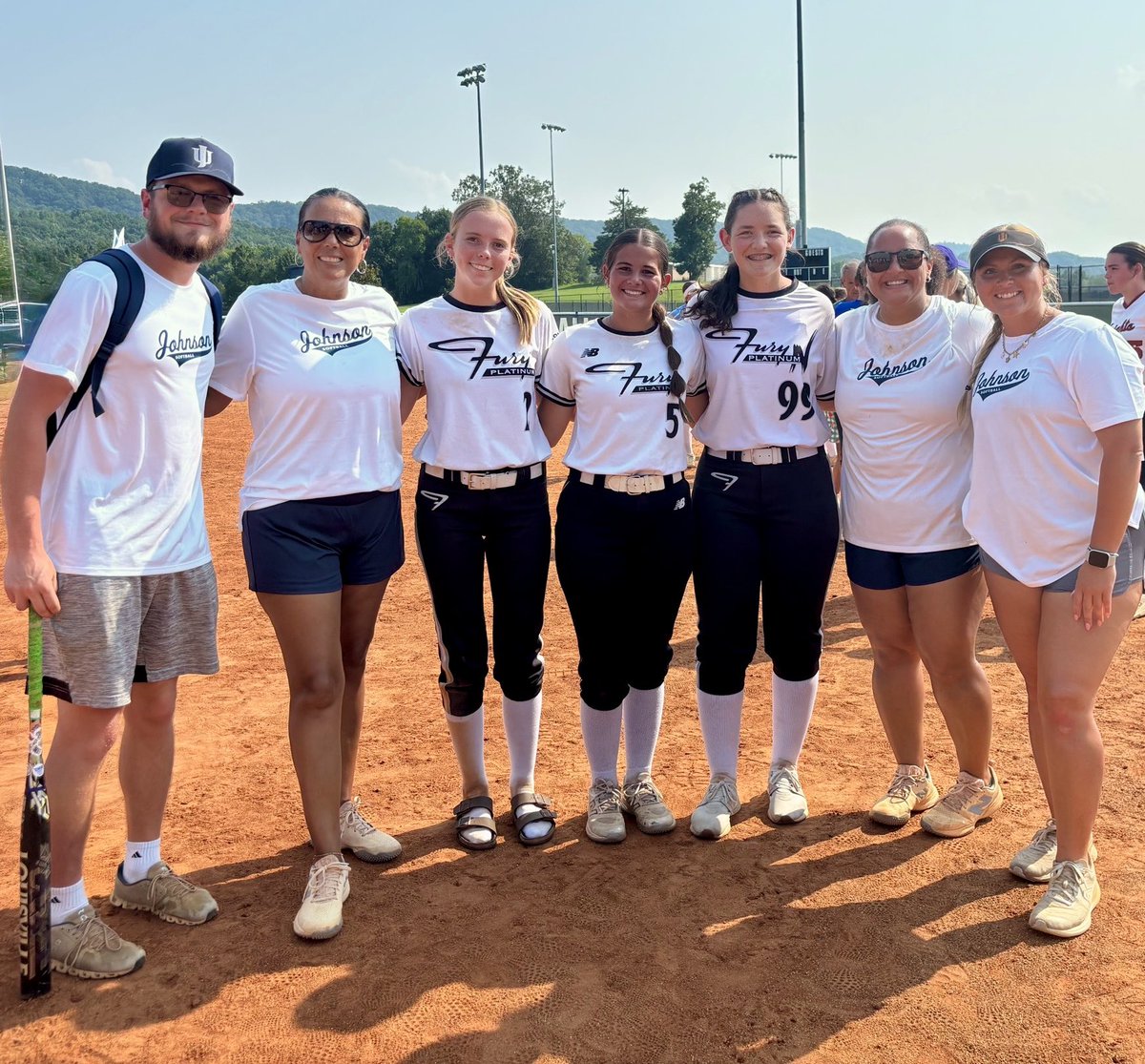 HalArriola5's tweet photo. Just getting home from @JURoyalsSB camp! Thank you @DaynaCarter5 for hosting such a great camp. Love seeing my @FPHiggs teammates @Laiken_Hinson2 and @MackieLucky99 ! https://t.co/YRKOQ7XgMB