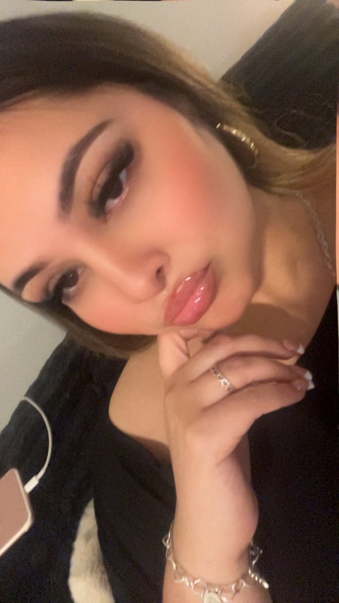 racks4kayy's tweet photo. me x2 😽 https://t.co/402hErYwjD