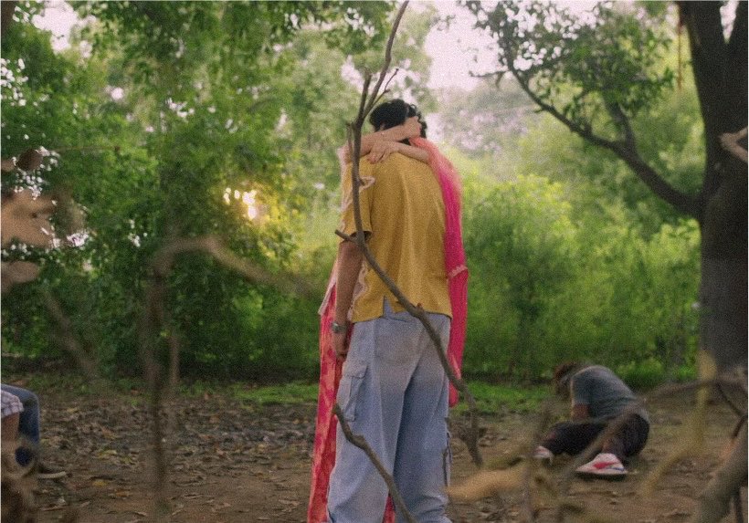 paavsfeels's tweet photo. The way she calms him down😭🫶
In love with this entire sequence🥺😭❤️

#tujulietjattdi https://t.co/wJBiZCshMM