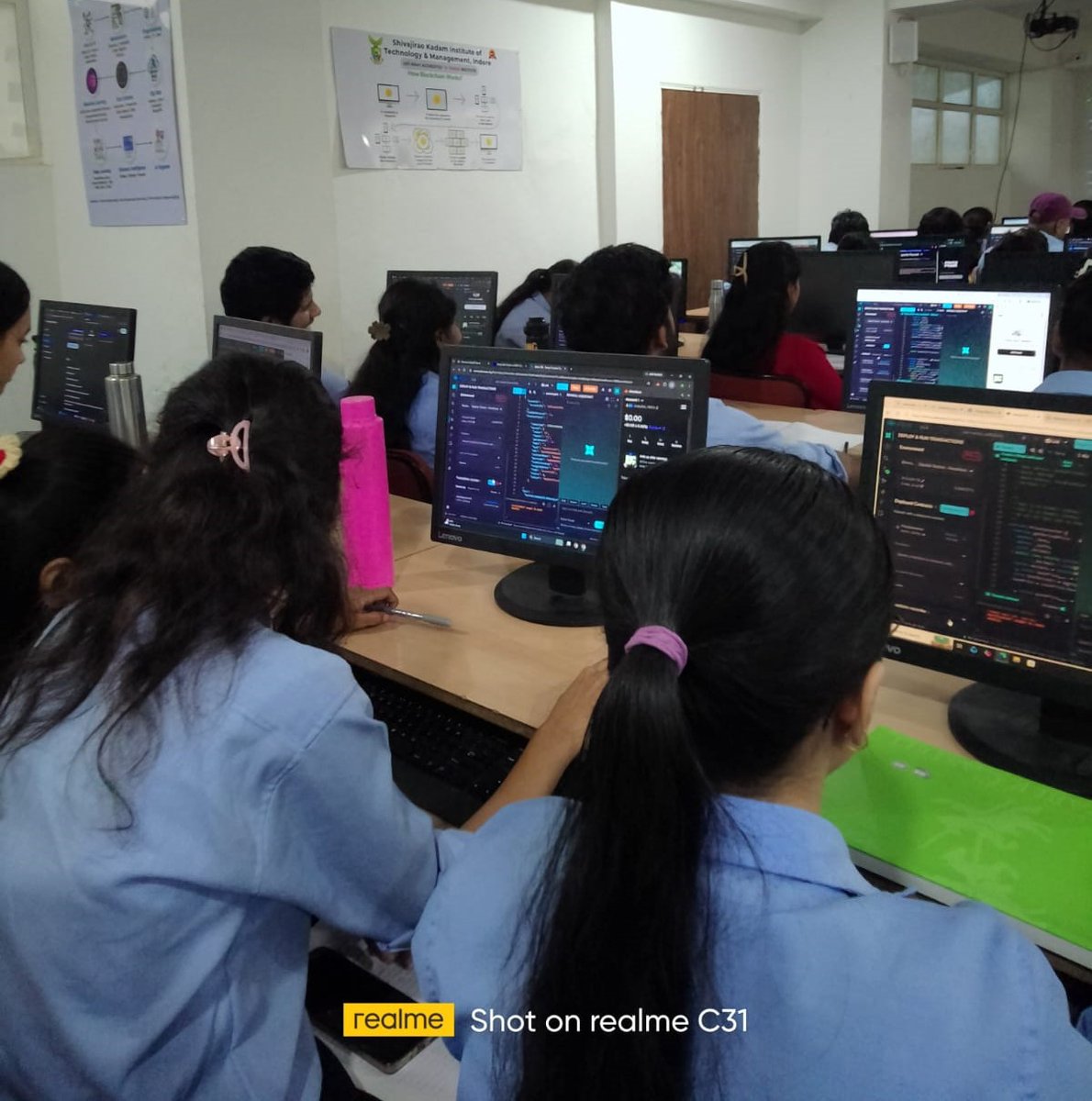 geeksofgurukul's tweet photo. Chainlink 101: Build Live — DONE. 🔥

SKITM Indore students deployed their first smart contract on testnet. Chainlink Deep Dive — The Oracle Problem, Data, Interoperability.

That's blockchain education done right. 🚀

More cities coming. 👀

@chainlink  @Chainlink_IN 

#Web3 https://t.co/Je6NhjCbFA