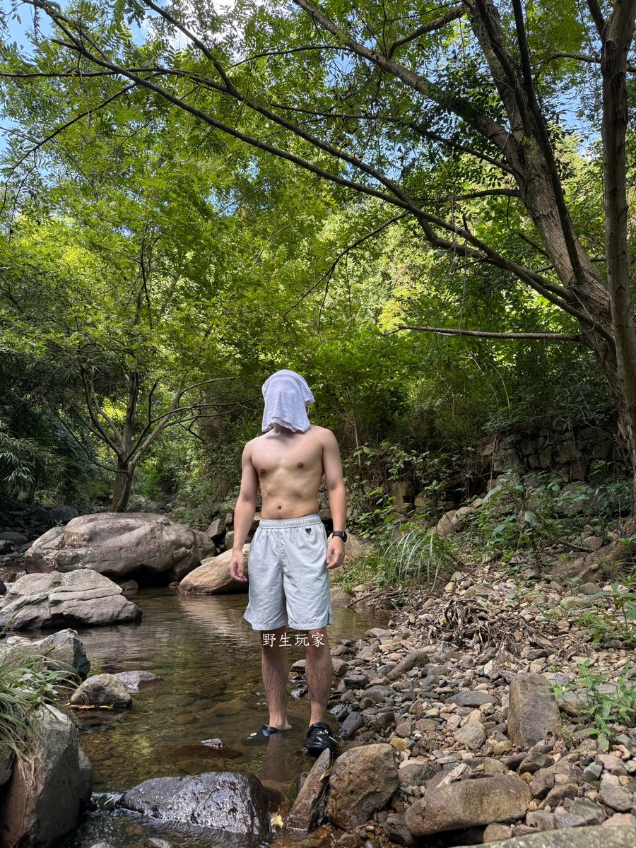 yeshengplayer's tweet photo. 周末去山里玩水野裸还是很解压的。有类似活动记得喊我哦。#江浙沪 #野裸 #户外 #温州 #宁波 #杭州 #台州 #side #农牛 #射精 https://t.co/NFfofk70NO