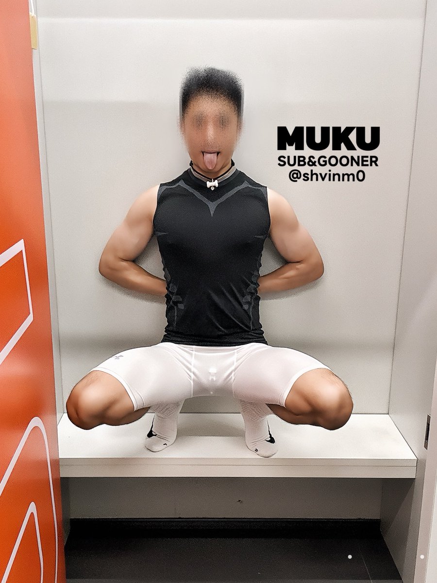 shvinm0's tweet photo. 二选一
打开更衣室的门 更希望看到图1️⃣ 还是 图2️⃣
一个是等待主人的乖狗狗
一个是用来展示的贱狗奴 https://t.co/lxY65VMYRM