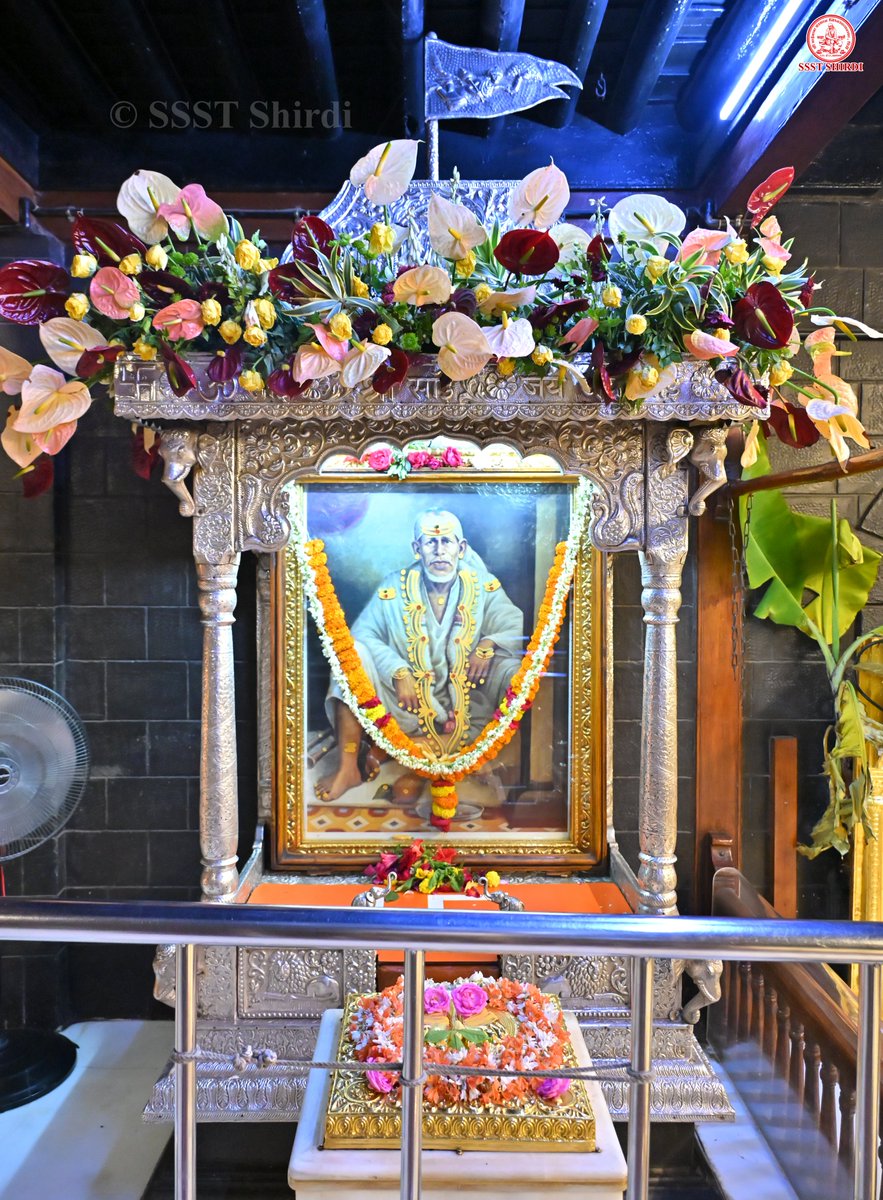 SSSTShirdi's tweet photo. *!! ॐ साई राम !!*
*श्री साईबाबा संस्थान विश्वस्त व्यवस्था,शिर्डी*
*!! ॐ Sai Ram !!*
*Shri Saibaba Sansthan Trust, Shirdi*
≈≈≈≈≈≈≈≈≈≈≈≈≈≈≈≈≈ 
*आरती :-शिर्डी माझे पंढरपुर*
*गुरुवार ३० जुलै २०२६*  
*Aarti :-Shirdi Majhe Pandharpur*
*Thursday 30 July 2026* https://t.co/IUITuPnG4r