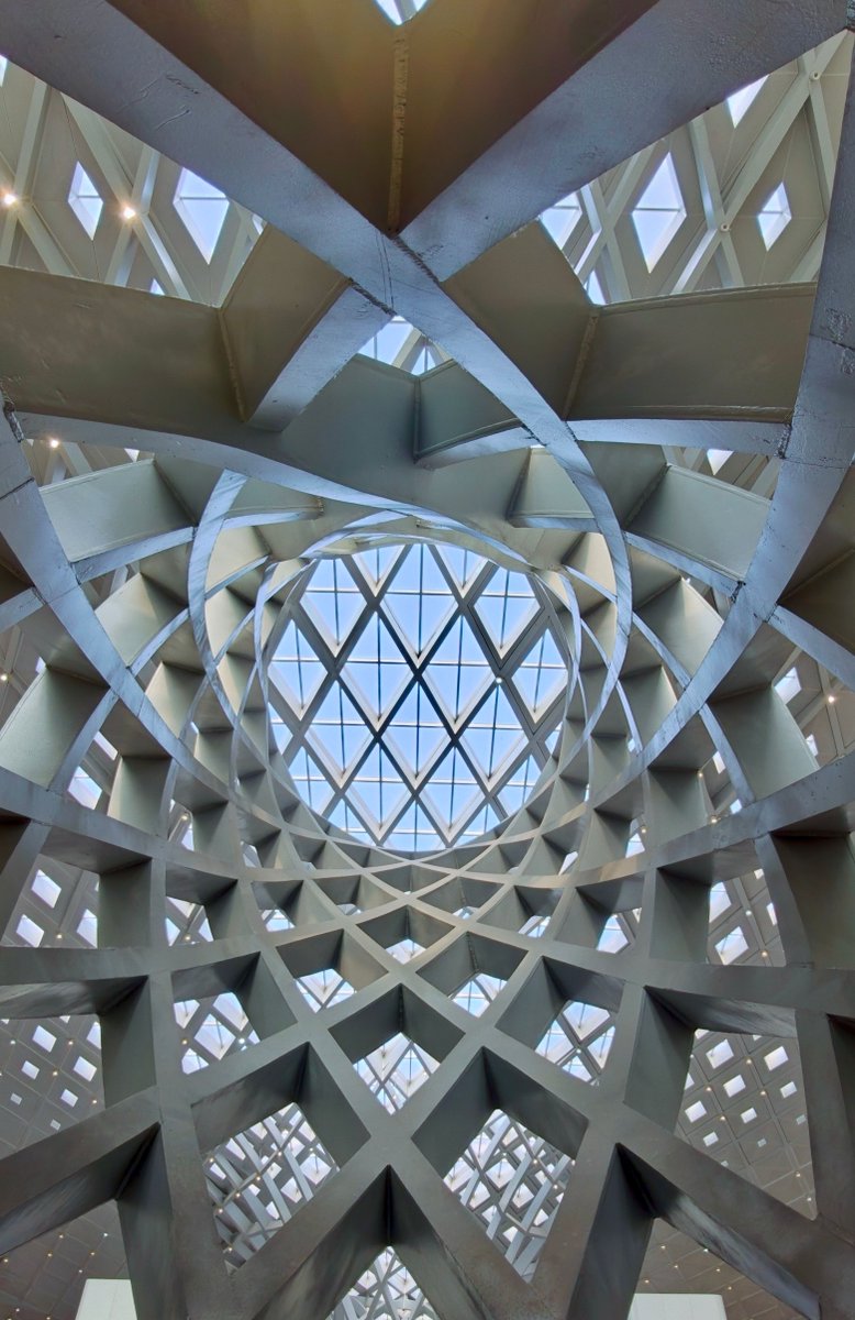 VisitBeijingcn's tweet photo. Chaoyang Railway Station connects seamlessly with Beijing Subway Line 3. The connected subway station features a lush indoor garden, bringing a refreshing touch of greenery to every journey. https://t.co/wAlZbip8ek