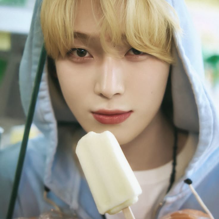 enhablinkeu's tweet photo. .⋆ TAG GAME 🦊 .⋆

THIS or THAT

➜ RT + TAGS

BRING HEESEUNG BACK
#SevENcompletesENHYPEN
#ENGENEs_Boycott_HYBE https://t.co/0AjLLeKeVA
