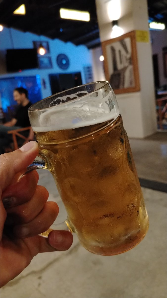 yoyobonzi's tweet photo. @LauCris19921 Salud 🍻 https://t.co/FmLtkb1lnl