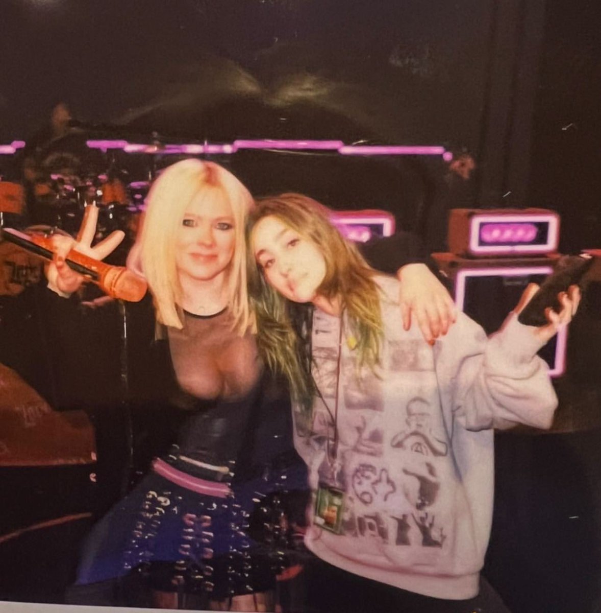 Royce956013's tweet photo. Avril Lavigne https://t.co/HKLovqv0W1