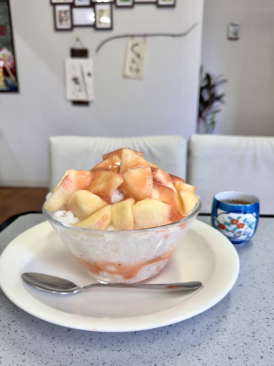 mikotyan2011's tweet photo. 🍑高市郡高取町下土佐320🍧
 (壺阪山駅から徒歩約6分)

【甘み処 ゆすら梅】

●桃ミルク氷🍑🍧

( ﾟДﾟ)ｳﾏｰ💕︎

高取町でかき氷と言ったらココ☝️
今年の桃は早く終わるかも？って
桃活はなるべくお早めに=͟͟͞͞ (    ˙꒳​˙)ｲｿｹﾞ
⁡
#奈良県 #高取町 #土佐街道 
#甘み処ゆすら梅 #かき氷 https://t.co/YHDGlrQ5nC