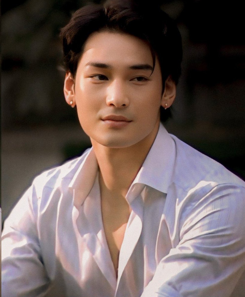 ApoMyLover's tweet photo. Ethereal beauty! Oh my gosh, Apo is truly the most gorgeous, charming, attractive and handsome man in the world! 😭😭😭

ACTING TRAINER APO
@Nnattawin1 #ApoNattawin 
#TrueAF2026 #TrueAF2026xBeOnCloud https://t.co/Q3WoG5VaHw