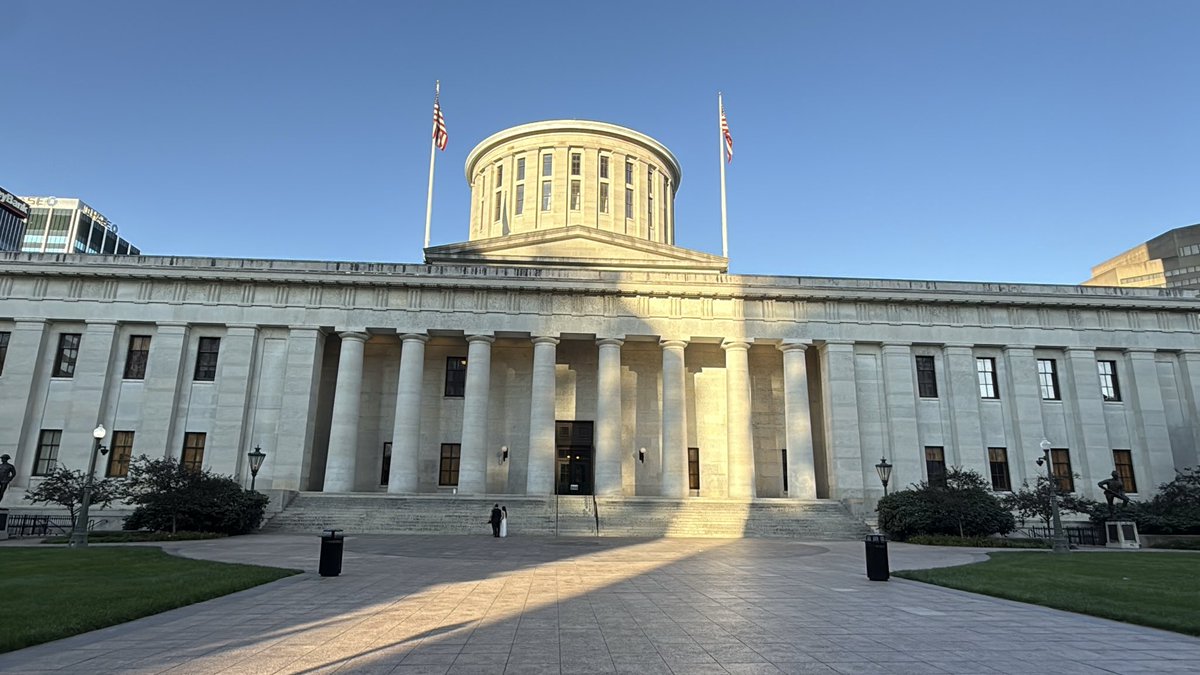 GreggPalermo's tweet photo. Making my way back to #STL and stopped by the Ohio statehouse. Hot architecture take: #moleg > #ohleg https://t.co/XnZmthCcwn