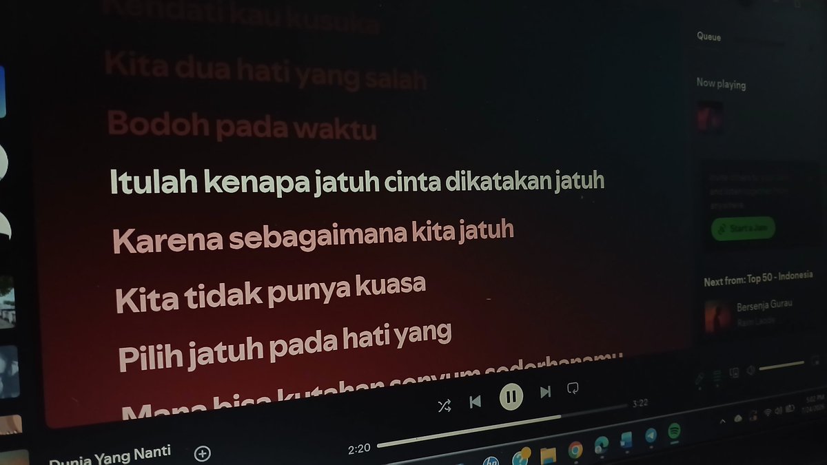 sinandlacee's tweet photo. sejujurnya pengen ngwe banget, tapi lagi sibuk banget, apa boleh buat :( https://t.co/4zb5xgoJVp
