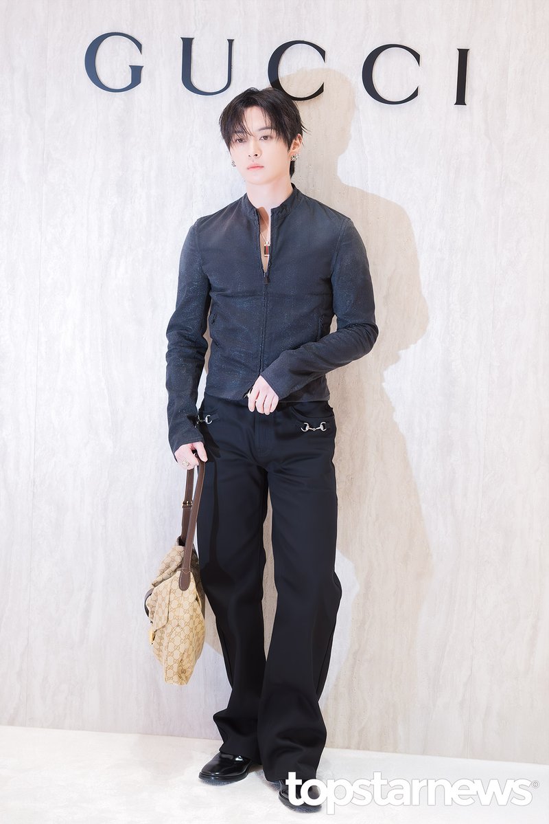 TSN_PHOTO's tweet photo. [HD포토] 스트레이 키즈 리노, ‘설레게 만들어’ (구찌 포토월) #구찌 #GUCCI #포토콜 #프리뷰 #리노 #스트레이키즈 https://t.co/NazIqoHuxO <- Original Photo https://t.co/rAWOX00Ai6