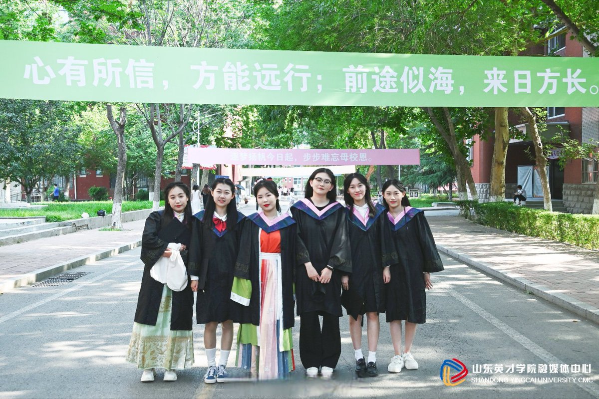 to_zza67zvisug's tweet photo. What a wild and wonderful four years! Graduating today with the best people I could ask for. Congrats to us , https://t.co/7KpDiIepmY