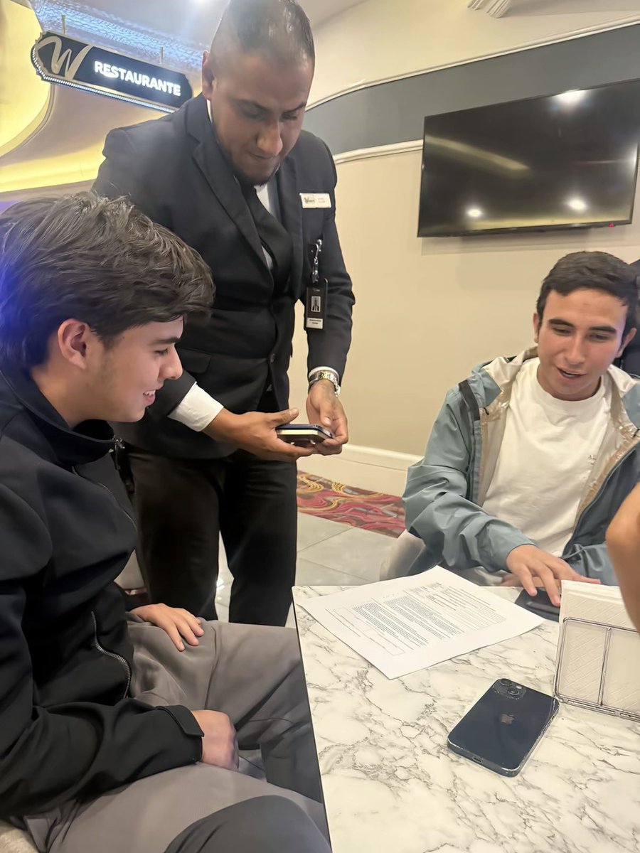 CobraVIP's tweet photo. Jajajajajajajajajajajajaja este wey se autoexcluyo del casino https://t.co/1D8i7vkOyO