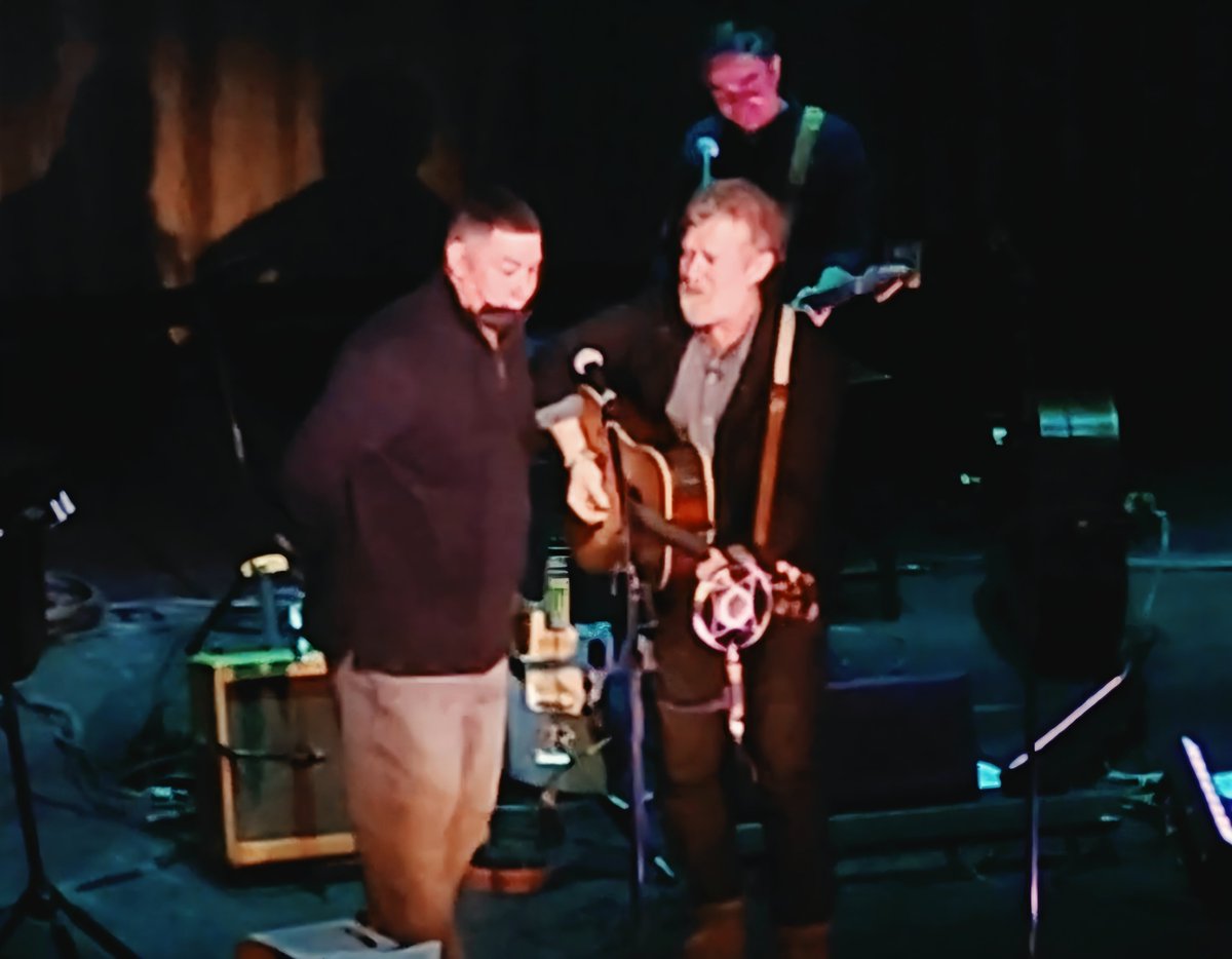 DraMatik978's tweet photo. ##glenhansard you will be missed https://t.co/8Czkm8GGe0