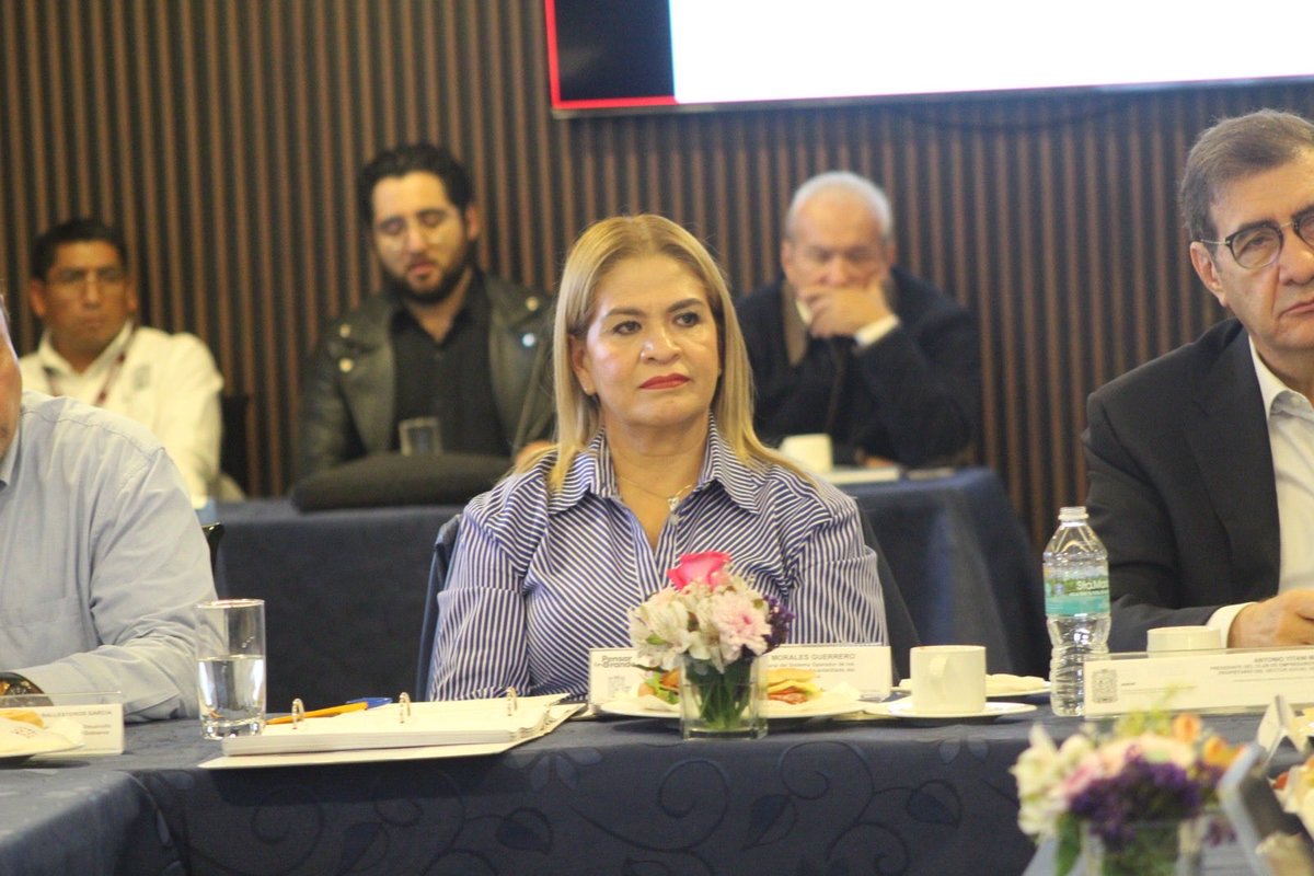 SOAPAPGobPue's tweet photo. Encabezada por nuestra Directora General, la Mtra. @JosefinaM_G , se realizó la Sesión Ordinaria de nuestro Consejo Directivo.
Dimos seguimiento a temas estratégicos de transparencia, operación y gestión para fortalecer al organismo. 🤝 https://t.co/QY6K8aqt3y