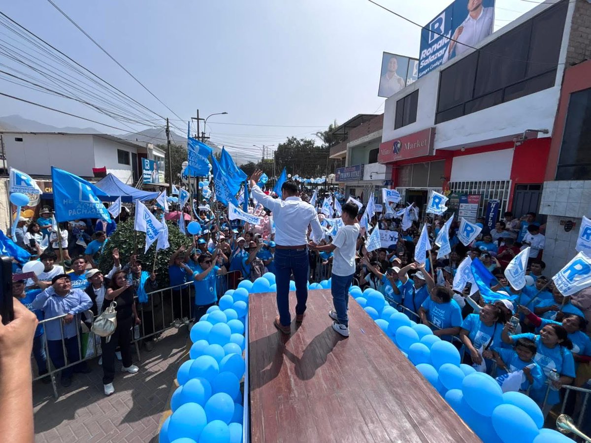 Renovacion_Peru's tweet photo. La dupla ganadora para Lima, @rlopezaliaga1 y el @drluisrubio , acompañó el lanzamiento de Ronald Salazar a la Alcaldía de Cieneguilla, reafirmando su compromiso con la autopista de cuatro carriles, la entrega de títulos de propiedad, y una mayor seguridad para todos los vecinos. https://t.co/al4GCNpQXu