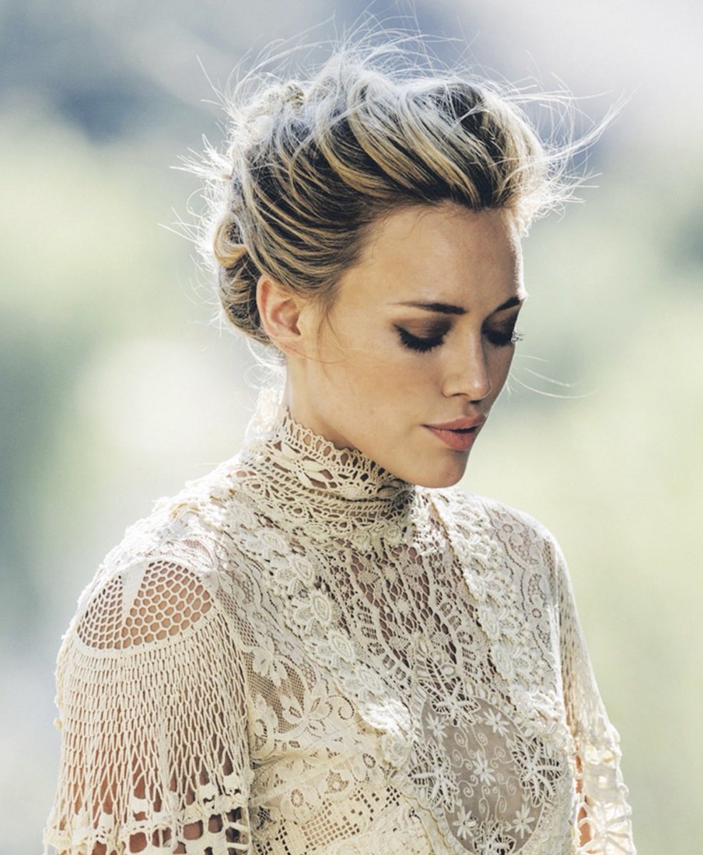 MrPopOfficial's tweet photo. Photoshoot for Hilary Duff’s scrapped 2014 folk-pop album, which was to feature the released singles “Chasing The Sun” and “All About You” https://t.co/XbIUc6zih4