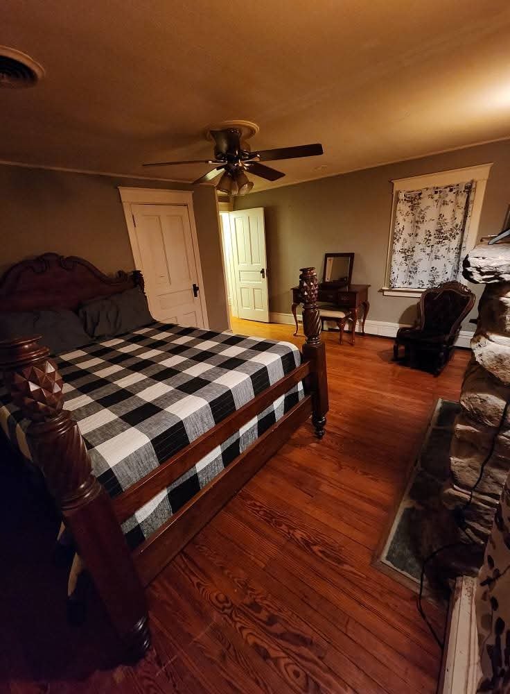 MIParanormalYT's tweet photo. ⚠️ Think Gettysburg is only about the battlefield? Think again...

Historic Rainworth Lodge has roots dating back to the 1700s, but its darkest chapter came during the Battle of Gettysburg in 1863. The property is believed to have served as a Confederate encampment and field hospital, where wounded soldiers fought for their lives—and some may have never truly left.

Today, investigators report shadow figures lurking in the halls, disembodied voices, heavy footsteps, objects moving on their own, and even the chilling feeling of being touched by unseen hands. The carriage house, cellar, and surrounding grounds are all rumored to be packed with paranormal activity.

👻 If these walls could talk... what do you think they'd say? Better yet... would YOU spend the night here? Let us know below! ⬇️

#mirrorimageparanormal #gettysburg #haunted #ghost #pa