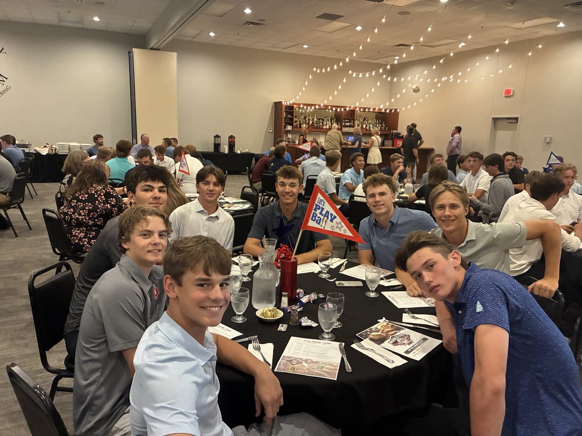 _EPBC's tweet photo. The EAGLES have landed in Alexandria 🦅Great night at the banquet! https://t.co/iZZ9cQaf1w