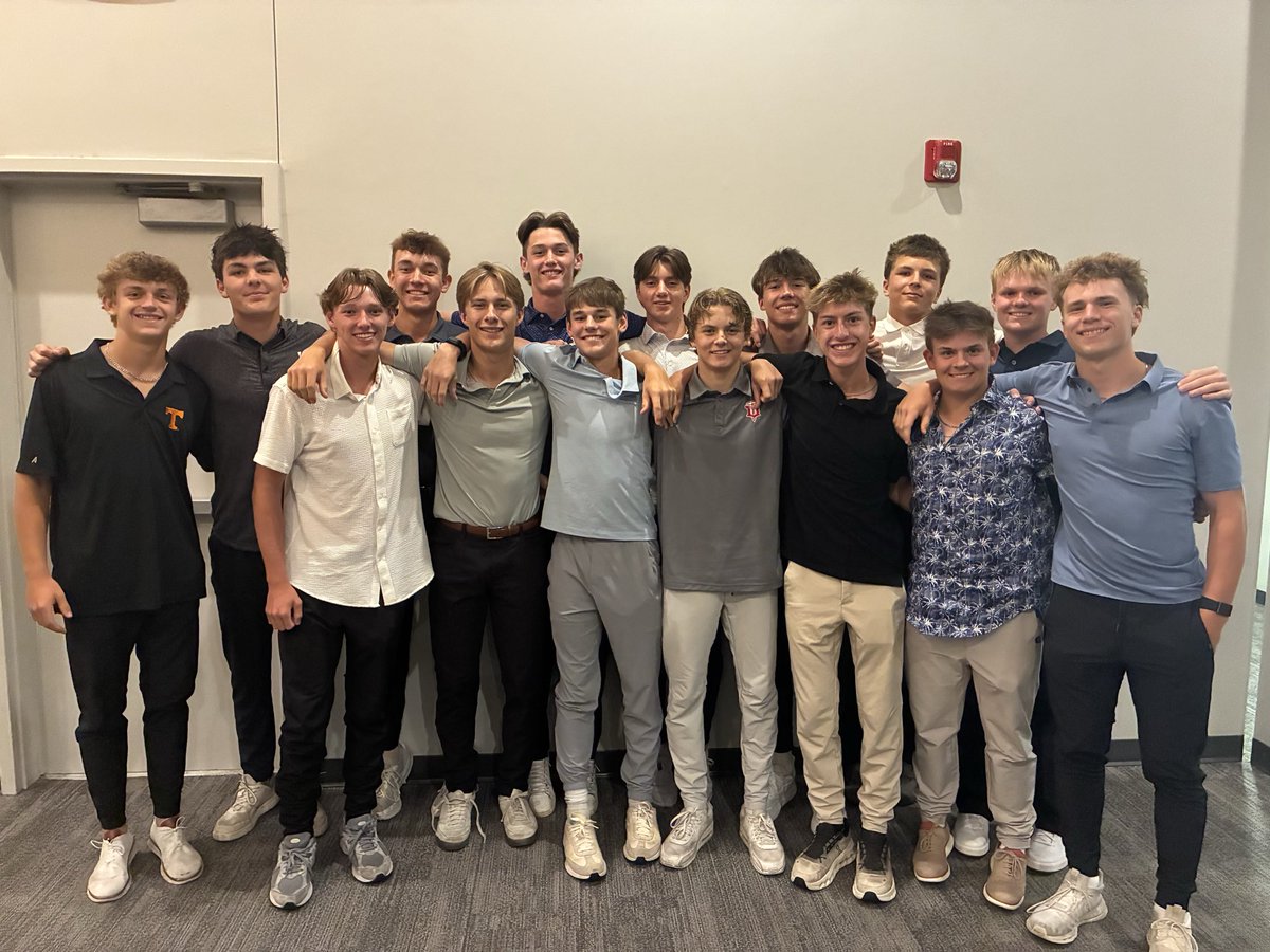 _EPBC's tweet photo. The EAGLES have landed in Alexandria 🦅Great night at the banquet! https://t.co/iZZ9cQaf1w
