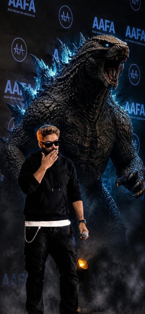 Nagendra_Icon's tweet photo. Day - 2 

Okasari Allu Arjun @alluarjun anna ni kalise chance ivvandi. Oka photo naa life-long memory avutundi @imsarathchandra @SKNonline 
#meetalluarjun #AlluArjun https://t.co/jqpm4FAWAz