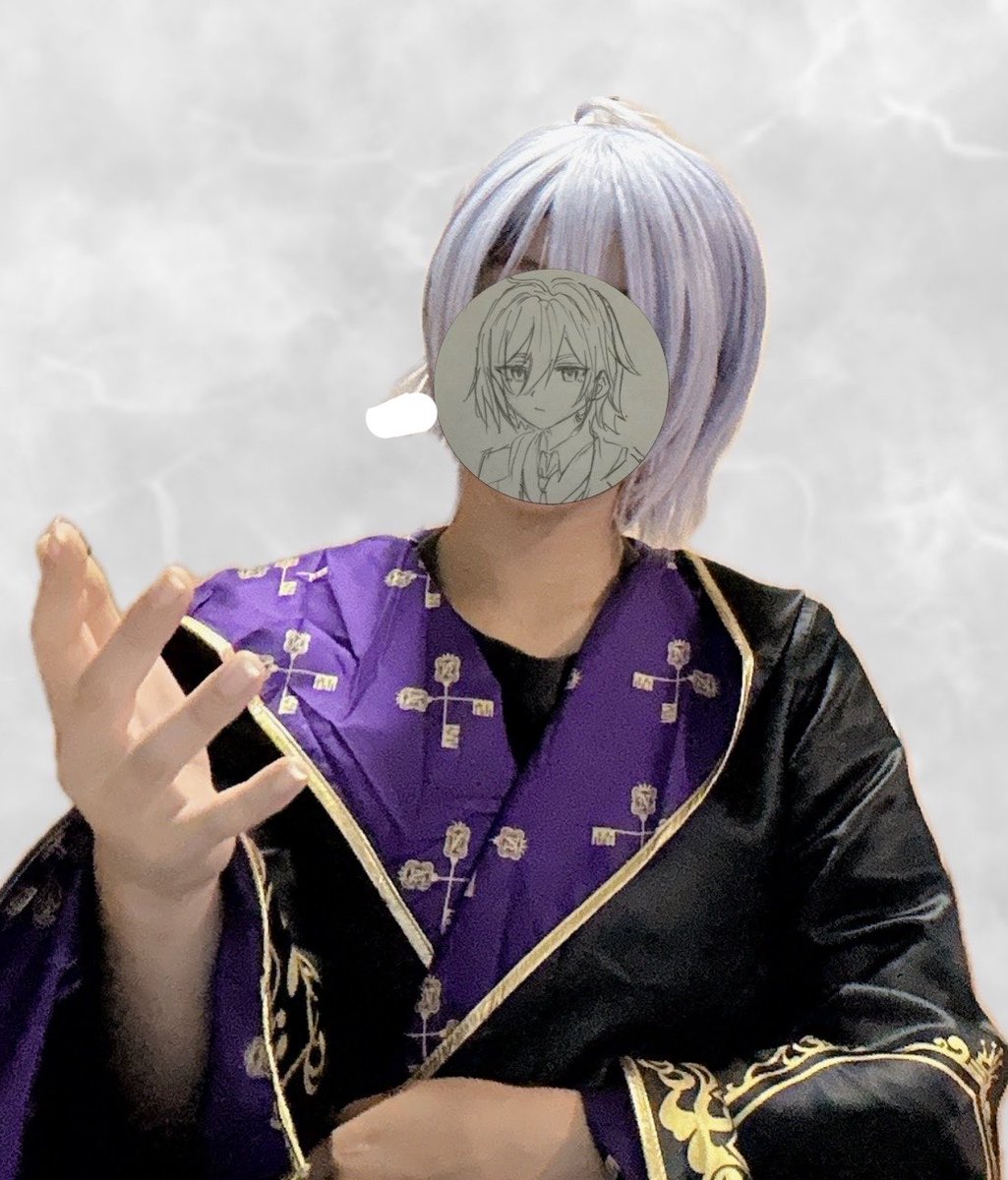 Makotoaylf's tweet photo. ⚔️cos
「華やかな格好にはあまり馴染みがない」
#ツイステコスプレ https://t.co/o6DI8qqCVw