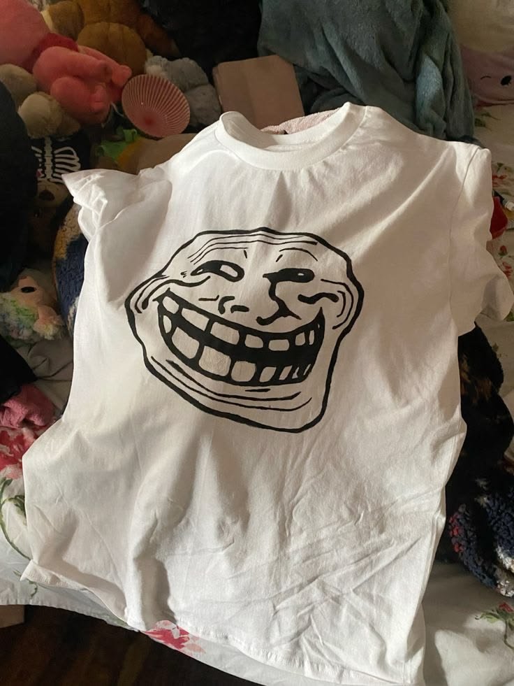 feerlkzz's tweet photo. garpa esta remera para una primera cita? https://t.co/nSM59LxULd