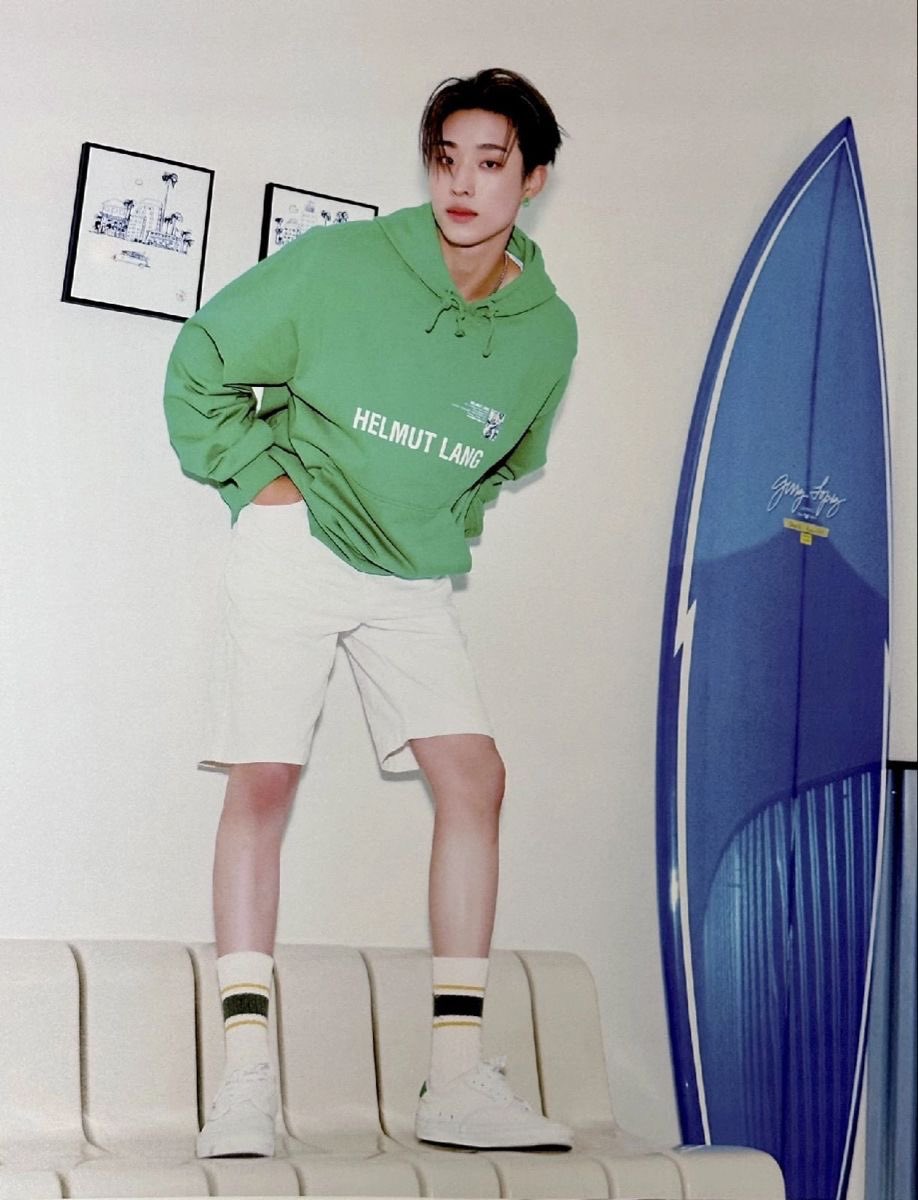 keedalyo3's tweet photo. 윤기호다리 나보다 예쁜 거  아는 사람 https://t.co/erQNwUG2WT