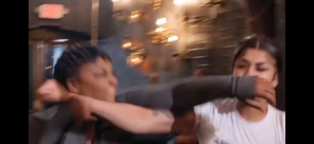 artzanite's tweet photo. @SetchieeeB I love ciroc but yall need to start hyping this fight up because she never punched lex https://t.co/XaOxlkPsXs