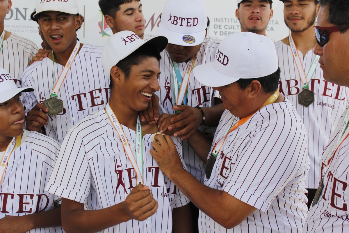 Conadems_N's tweet photo. XXIII Juegos Deportivos Nacionales de la Educación Media Superior JUDENEMS 2026
13 al 25 de mayo
Tepic, Nayarit 
Jugador Más Valioso 
Beisbol
Efraín Candelaría Moreno BTED Bachillerato Tecnológico de Educación y Promoción Deportiva Campeche
Campeche
¡¡¡Felicidades!!! 🥇⚾️🏆 https://t.co/pFYhiteLvf