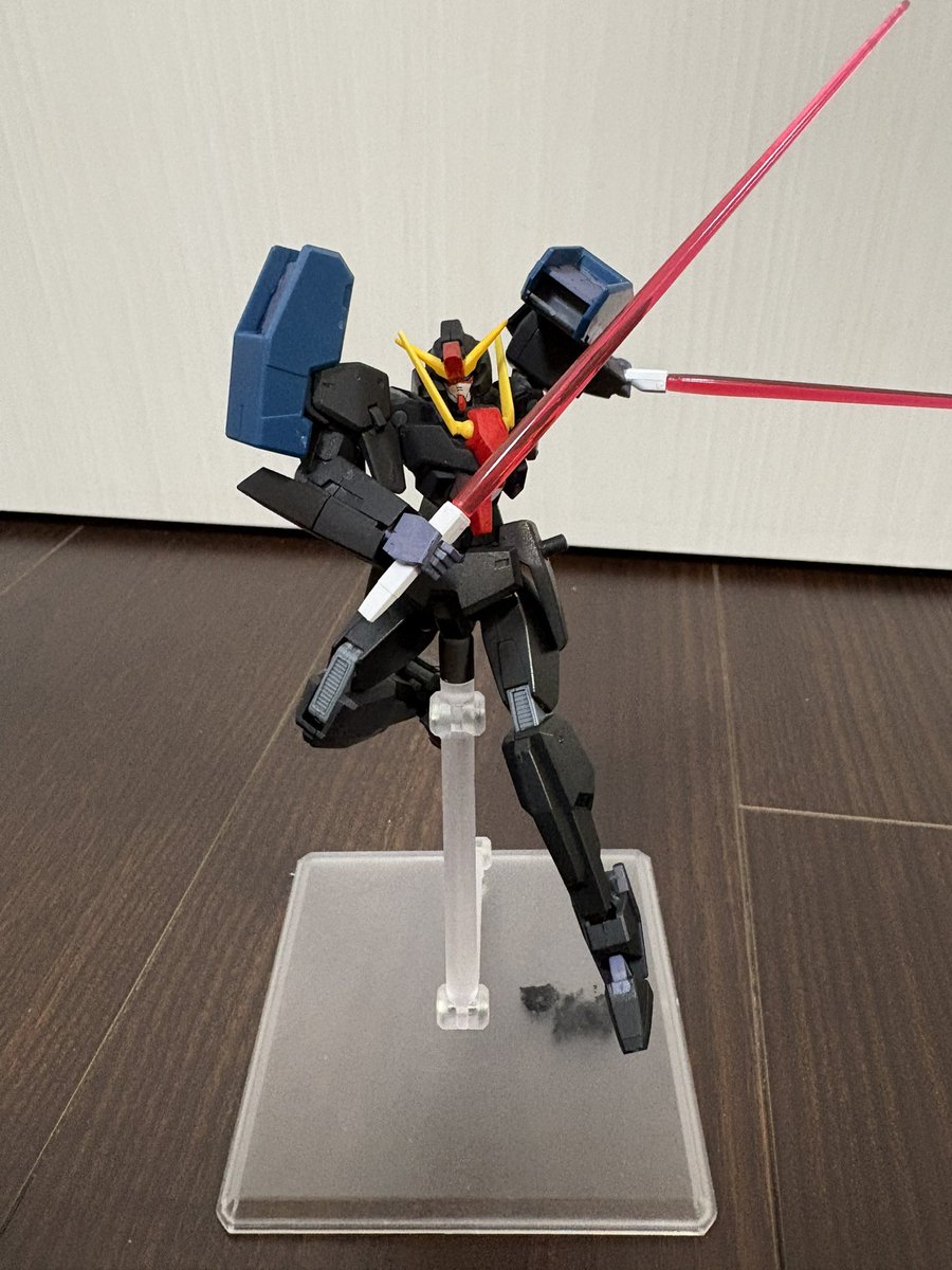 kmuroi231's tweet photo. HGセラヴィ、セラフィムまとめて作成。
やはりゴツいMS好きだわー。
見栄えが良い。
劇中のビームサーベル6本再現するにはセラフィムを後2体必要なのか。。。
パーツだけ売ってるの探すかなぁ。

#ガンプラ
#ガンダムOO https://t.co/iOJlIEEZrP