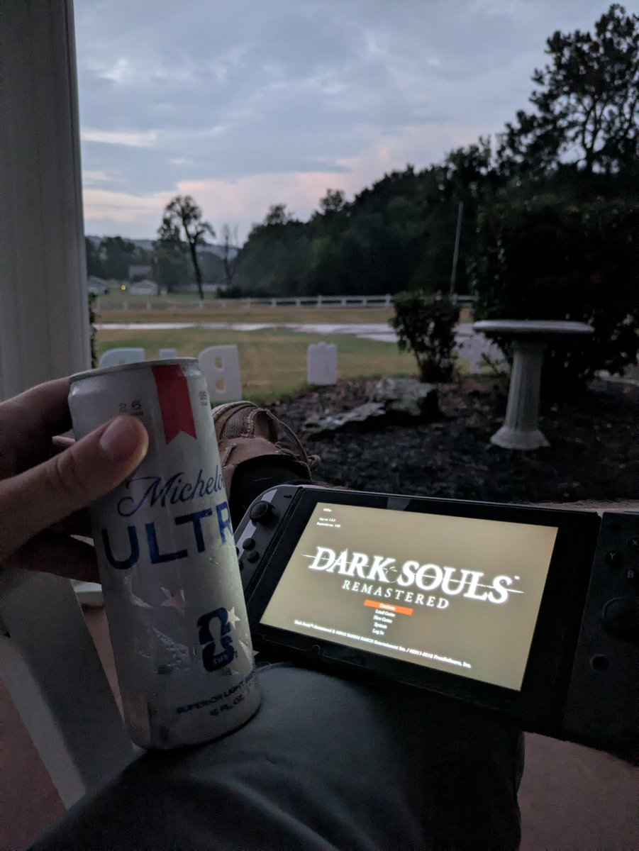 TheSkillson's tweet photo. Welp. Powers out. You know the drill. https://t.co/1LGEBoEn3d