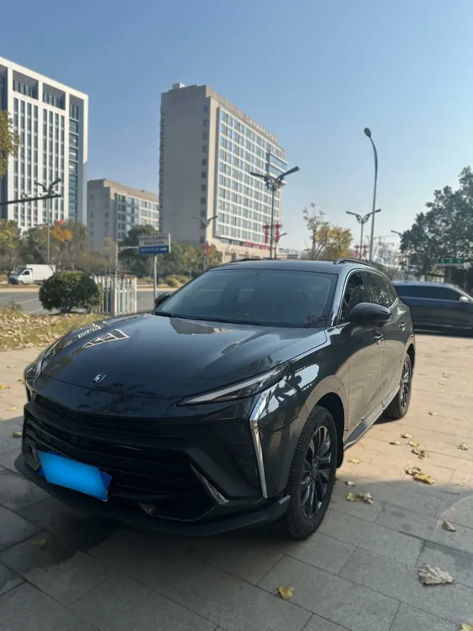 MedihubEnt's tweet photo. 2024 DongFeng Forthing T5 EVO 1.5T 197HP L4 7DCT

Price: ₦ 28,954,307

Buying | Shipping | Clearing

🌍 We handle the sourcing, inspection, export processing, shipping coordination, and logistics — giving you a smooth and transparent vehicle importation experience.

Join our Vehicle Pre-Order WhatsApp Group through the link in our bio.

#viralposts #CarImportation #VehicleSourcing #CarsNigeria #ChinaCars #PreOrderCars