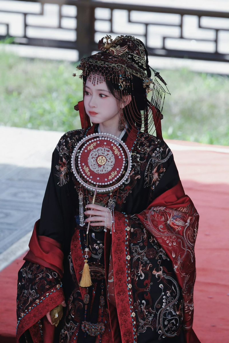 LeAbrilnIe26_Rv's tweet photo. Once again, it is clear why #EmpressReborn is iconic and the most anticipated C-drama of 2027. Even though some try to deny it and discredit the cast or production, the numbers don't lie: China is eagerly waiting for it! 

#DylanWang  #Mengziyi #WangHedi https://t.co/KATfv0PaCp