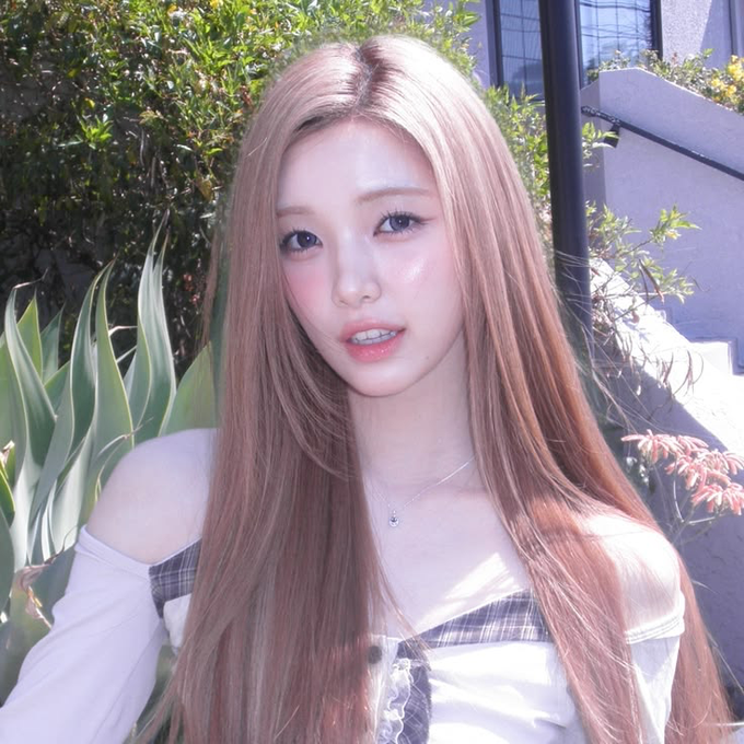 fawnyuha's tweet photo. i miss yuha digicam era so much https://t.co/ICxzY3TY14