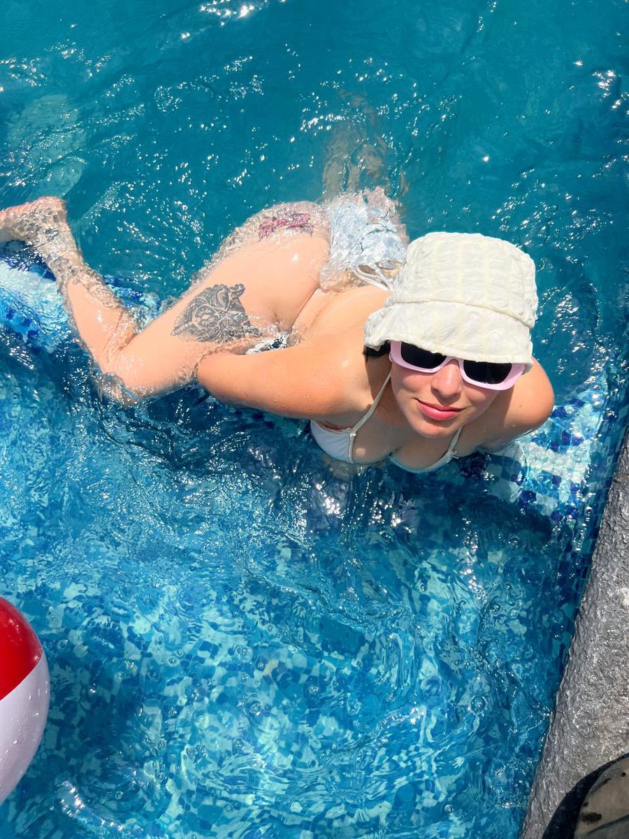 EscortSamVIP's tweet photo. Me encanta estar mojada💦😎 https://t.co/NModT68bWm