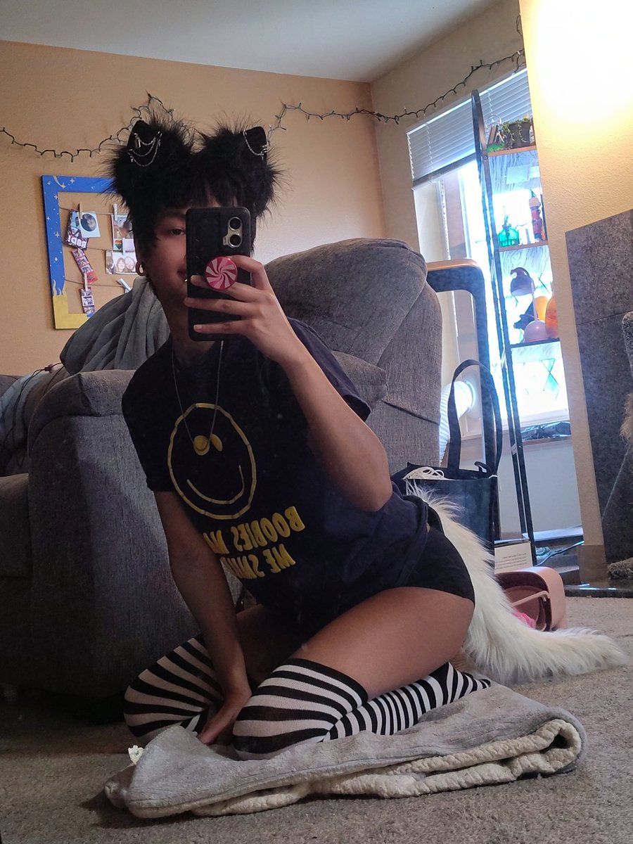 CriminallyErect's tweet photo. Off duty pup 🐾 

#femboy #furry #kemonomimi https://t.co/CYTxUuBPZ9