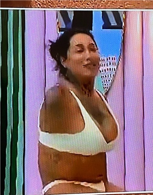 SolarPowerade1's tweet photo. Dinamica miércoles de preguntas💘
¿Cómo prefieres a Karina Torres, con o sin brazos? https://t.co/kKgNeIPWIF