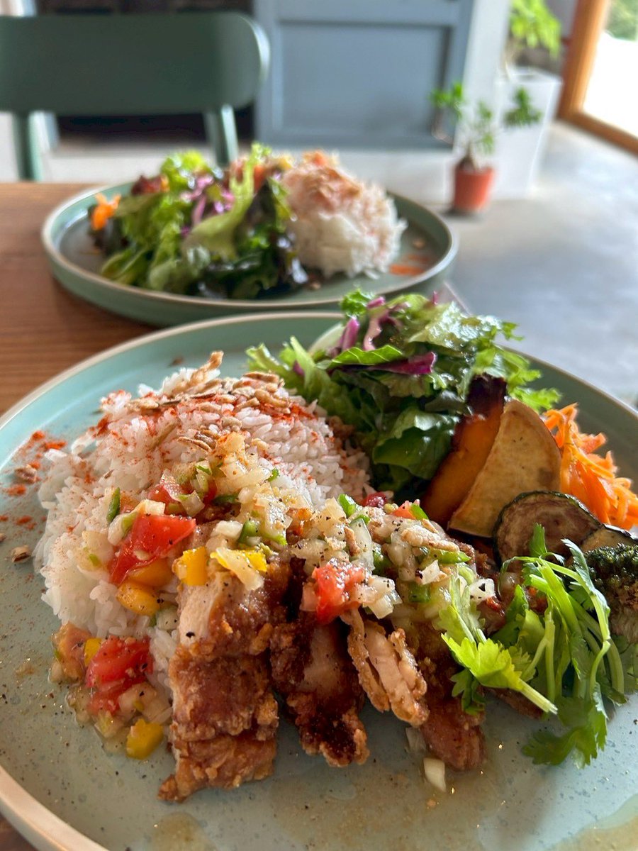GOATEE_029's tweet photo. おはようございます🌞
暑い💦
ランチ営業始まります🈺
本日よりエスニックランチはモチコチキン🍗
皆さまよろしくお願いします🙇 https://t.co/44iXxqz9oU