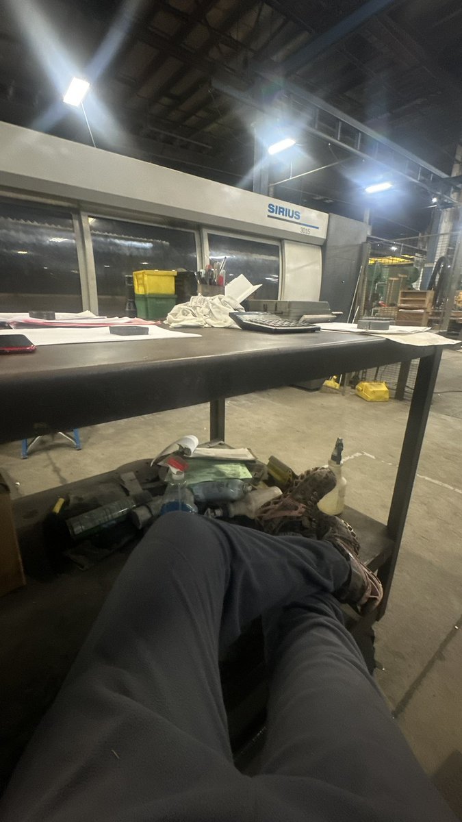 RAM937's tweet photo. @Hilton @ParisHilton please save me from this dirty factory with some #parispromopoints so I can take a vacation 😭 my points are from taking a Lyft to work and I need this so bad!! https://t.co/ehUHTMTki0