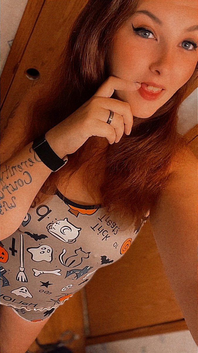 RubyRae1666's tweet photo. Just a little preview… 😏 If you’re wondering what I didn’t post here, you know where to look. Link’s waiting. 🖤✨ https://t.co/caPKngszpg