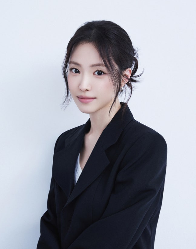 tang__kira's tweet photo. Son Naeun menjelaskan bahwa dia gabisa hadir di pernikahan Yoon Bomi karena sudah ada jadwal syuting dan berbagai schedule lain.

Son Naeun bilang kalau dia telah menjadi bagian dari Apink untuk waktu yang lama. Ada banyak sekali kenangan dari remaja hingga 20-an. Son Naeun  selalu support dan ngucapin selamat ketika ada hal-hal baik terjadi ke Apink. 

Sebagai seorang Panda, dukungan dia ke Apink ga pernah berubah.

https://t.co/iiWbVmd8uA