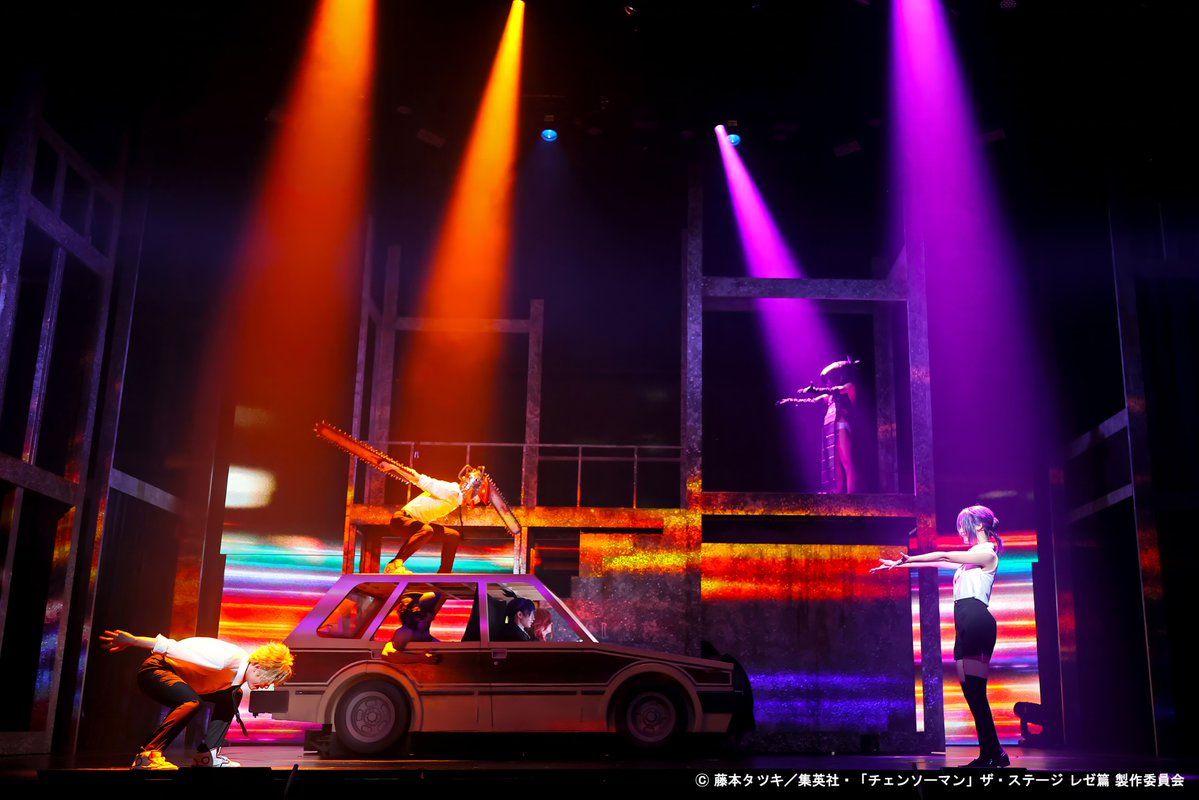 CHAINSAWMAN_ST's tweet photo. ◣◣◣◣◣◣
 公演5日目🚙◤
◤◤◤◤◤◤

「#チェンソーマン」ザ・ステージ レゼ篇
本日は＜13:30／18:30＞の2公演です

昼公演・夜公演ともにDMM TVでの配信も実施いたします
詳細はこちら▼
https://t.co/FgZQFhqCsQ

ぜひ配信でも #チェンステ をお楽しみください https://t.co/pvmMrXA5Jn