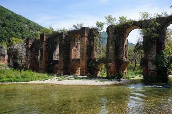 italiansrus's tweet photo. Did You Know? Italy
Day 4 – Ancient Rome Had Running Water
Ancient Rome used aqueducts &amp; gravity to carry water from mountains into cities. Many still stand today.
Which Roman invention impresses you the most: roads, aqueducts, or something else?
#Aqueducts #AncientRome #History https://t.co/wygUnYRdcl