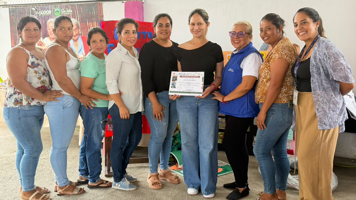 M13d1073282's tweet photo. Compartimos técnicas de alimentación saludable, recetas nutritivas y promovimos la importancia de cultivar huertos en casa. 💜

#MDHenTerritorio #GobiernoDelEcuador https://t.co/0F5TC16Fr4